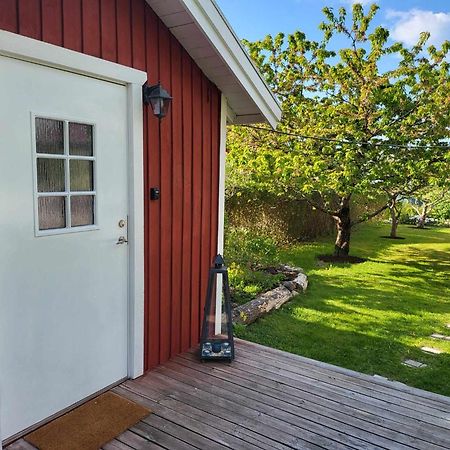 Minihus Med Stor Traedgardstomt Naera Golf Och Hav Villa Trosa Ngoại thất bức ảnh