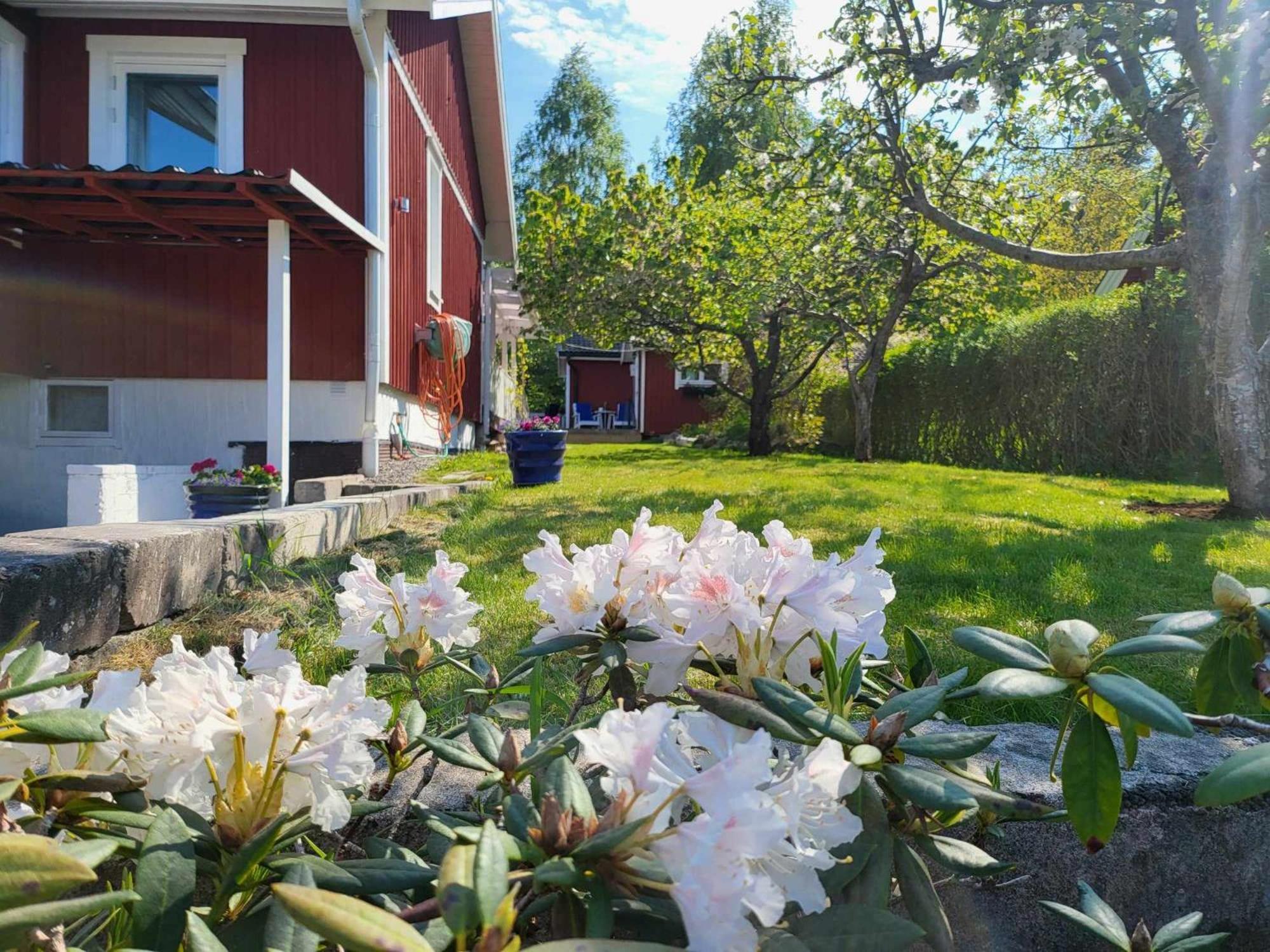 Minihus Med Stor Traedgardstomt Naera Golf Och Hav Villa Trosa Ngoại thất bức ảnh