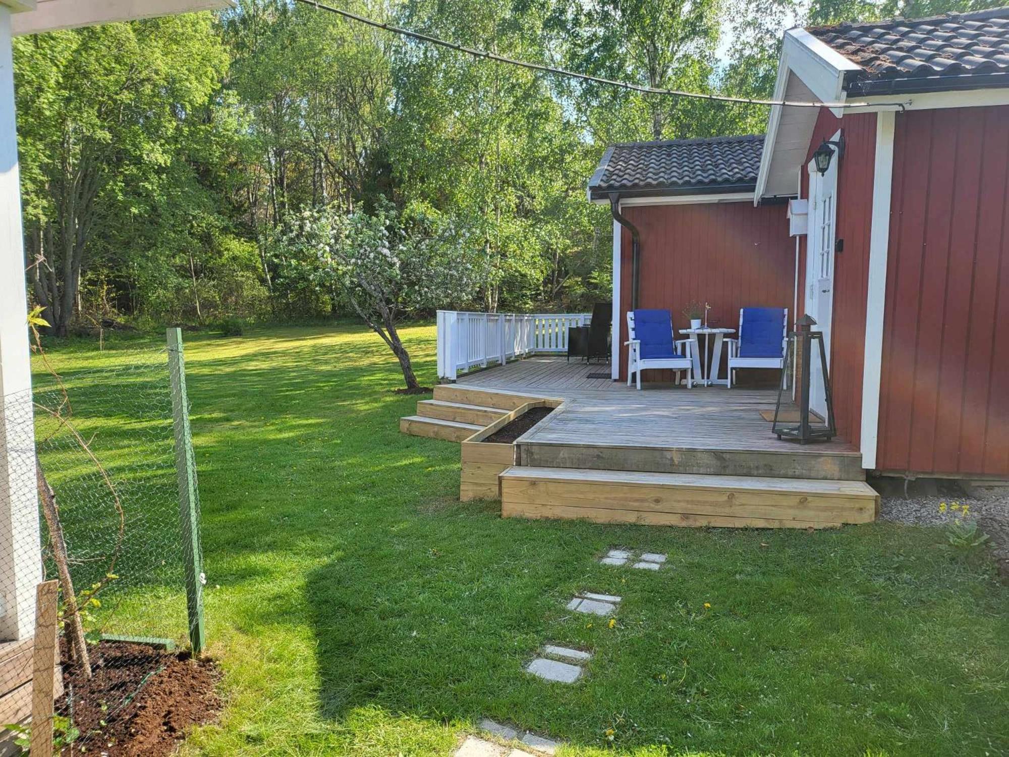 Minihus Med Stor Traedgardstomt Naera Golf Och Hav Villa Trosa Ngoại thất bức ảnh